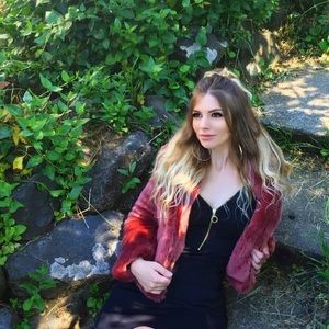 Meet your Posher, Skyllar